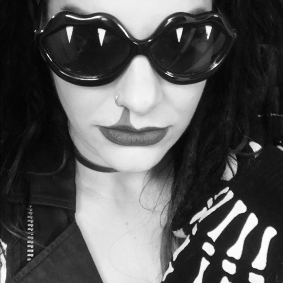 ⚡️Meet the Posher⚡️ - Picture 4 of 4